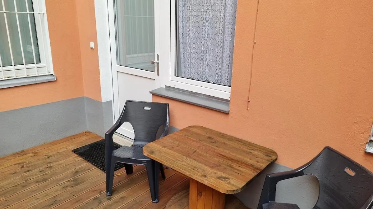 Green Apartment Km1 Small Two-Room Apartment With Terrace Berlín 0*,  Německo